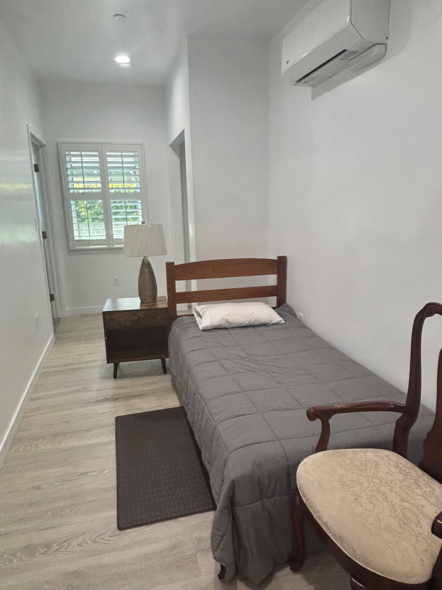 Resident bedroom at New Gardens RCFE